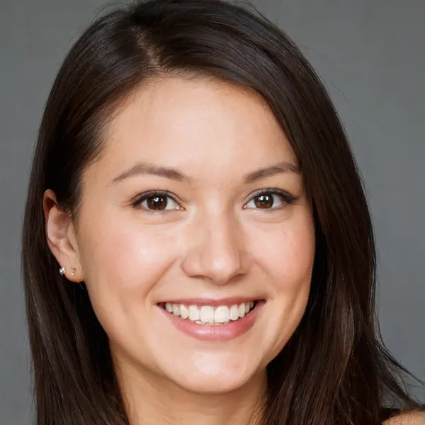 Celine Meyer, Social Media Manager